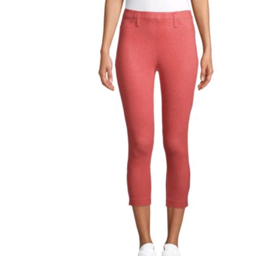 Time and Tru Stretch Fit Capri (salmon pink)